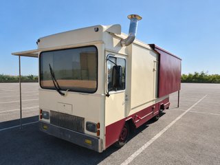 Foodtruck Mercedes Vintage Restaurada