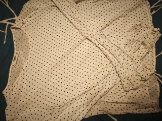 Blusa Mango lunares blanca y marrón