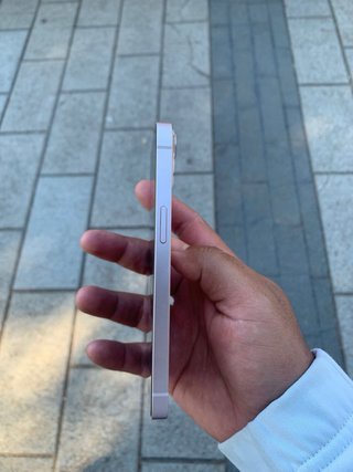 iPhone 13 con 70% de capacidad de batería