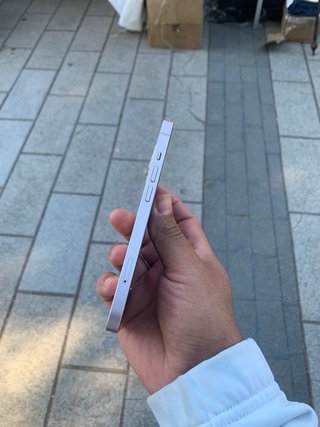 iPhone 13 con 70% de capacidad de batería