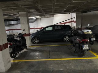 Se alquila plaza de garaje para dos motos