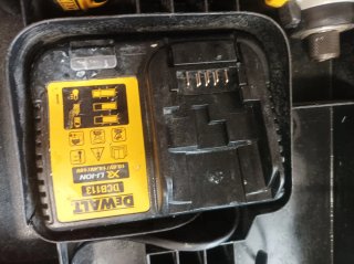 Taladro Dewalt Impacto + Cargador + 2 Baterías