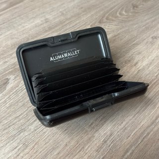 Pack de 2 tarjeteros de aluminio.