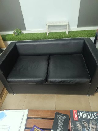 Sillón de peluquería negro 50 Escritorio 30 Espejo