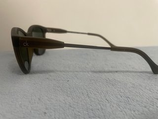 Gafas de sol Calvin Klein marrones y azules