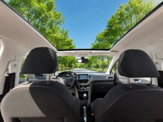 Peugeot 208 2015