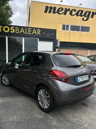 Peugeot 208 5P Signature 1.2L PureTech 60KW (82CV)