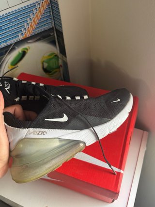 Zapatillas Nike Air 270 Negras y Blancas