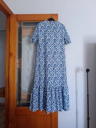Vestido largo estampado azul y blanco