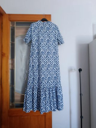Vestido largo estampado azul y blanco