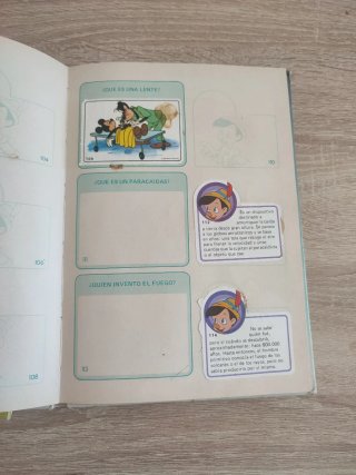 Libro y album de Walt Disney