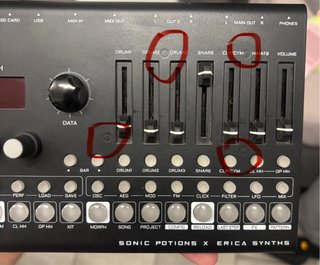 Sonic Potions LXR-02 Drum Synth groovebox B-stock