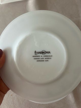 Platos de porcelana con diseño floral azul