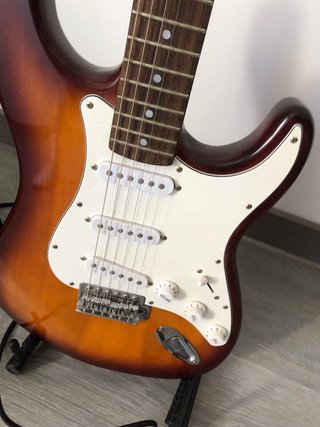 Guitarra Eléctrica + Amplificador