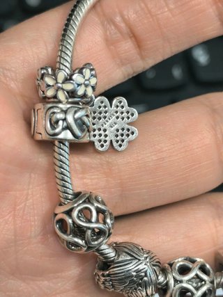 Pulsera Pandora Corazón y Trébol