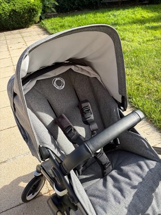 Bugaboo Fox 3 grafito y gris melange en su caja
