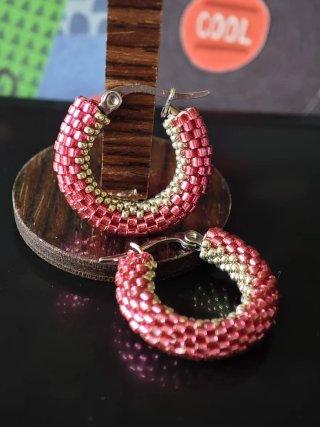Pendientes de aro fucsias y plateados