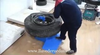 NUEVA: Desmontadora de ruedas de camión neumática