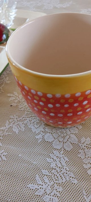 Portavasi a pois in ceramica dipinta a mano