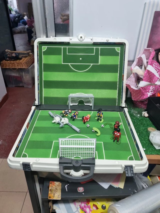 Campo de fútbol Playmobil + figuras Playmobil
