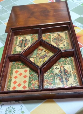 Caja Antigua Juego Francés Nain Jaune