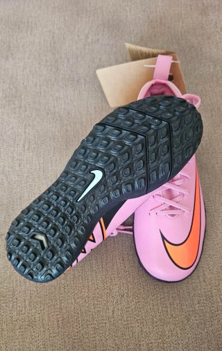 Botas Fútbol Nike Niño Talla 34 Rosa