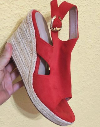 Sandalias rojas esparto de cuña