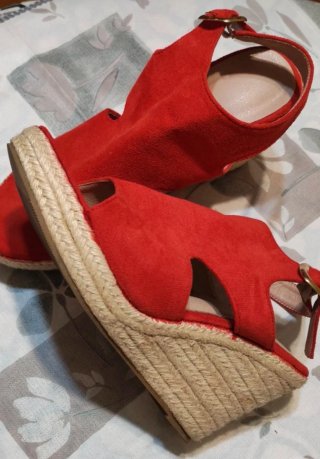 Sandalias rojas esparto de cuña
