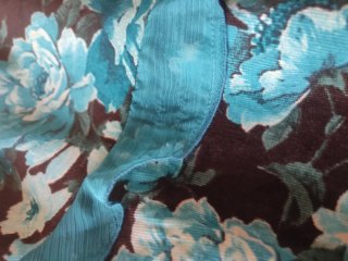 Falda Cortefiel floral azul y marrón