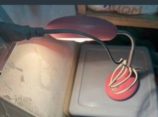 Lampada da scrivania Philips rosa