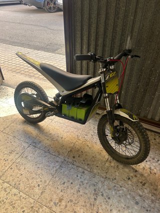 Mecatecno T12 moto infantil eléctrica