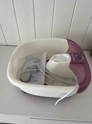 Bañera hidromasaje para pies.