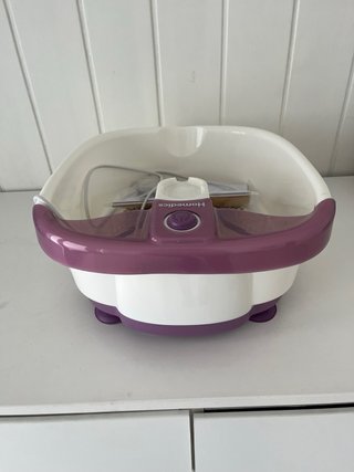 Bañera hidromasaje para pies.
