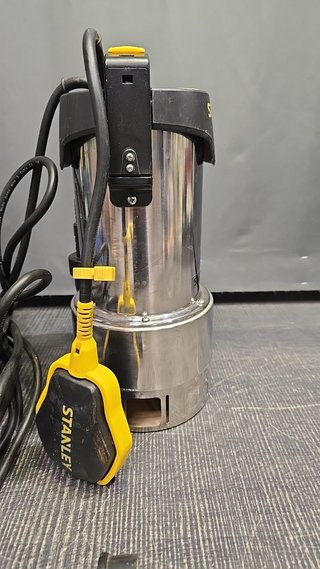 Bomba sumergible Stanley SXUP1100XDE aguas sucias