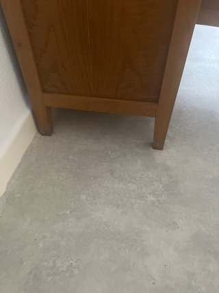 Armario auxiliar de madera pequeño