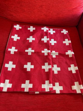 Funda Cojín Diseño Cruz Suiza Roja
