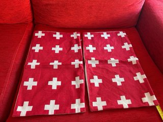 Funda Cojín Diseño Cruz Suiza Roja
