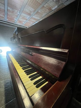 Piano Vertical