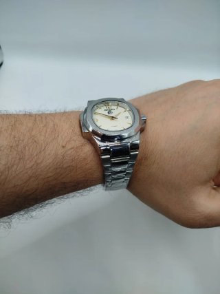 Reloj Seiko mod Nautilus crema Automático 40mm