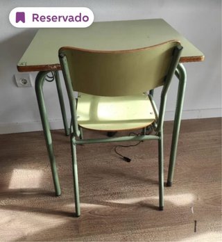 Pupitre y silla escolar verde