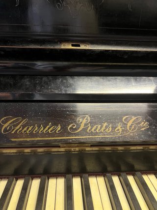 Piano Vertical Negro
