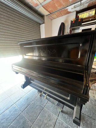 Piano Vertical Negro