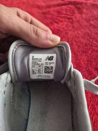 Zapatillas New Balance Grises y Negras