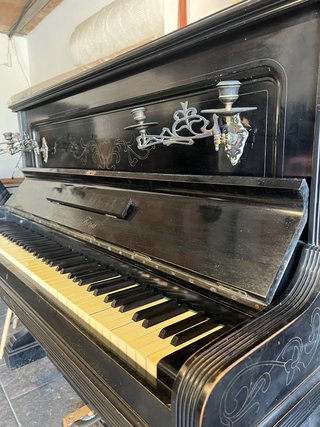 Lote 4 pianos clásicos
