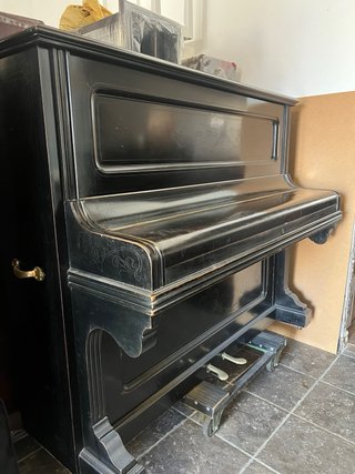Lote 4 pianos clásicos