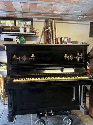 Lote 4 pianos clásicos