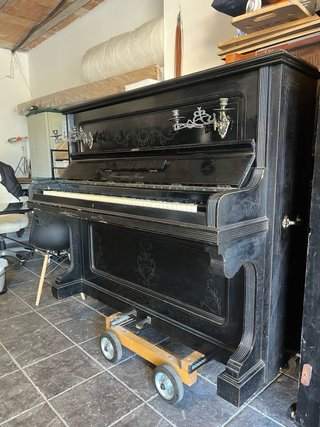 Lote 4 pianos clásicos