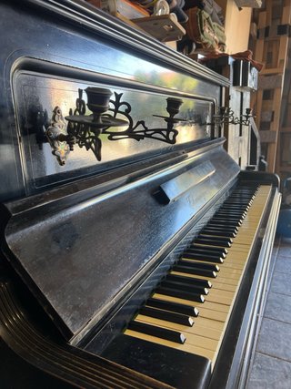 Lote 4 pianos clásicos