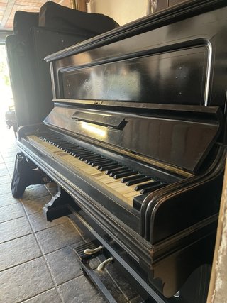 Lote 4 pianos clásicos