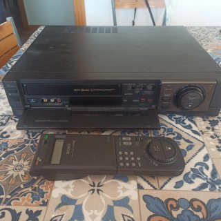 Sony SLV-E7 VHS Hi-Fi Stereo